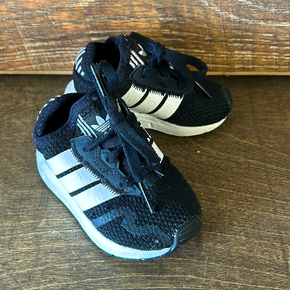 Adidas Original Swift run infant shoes